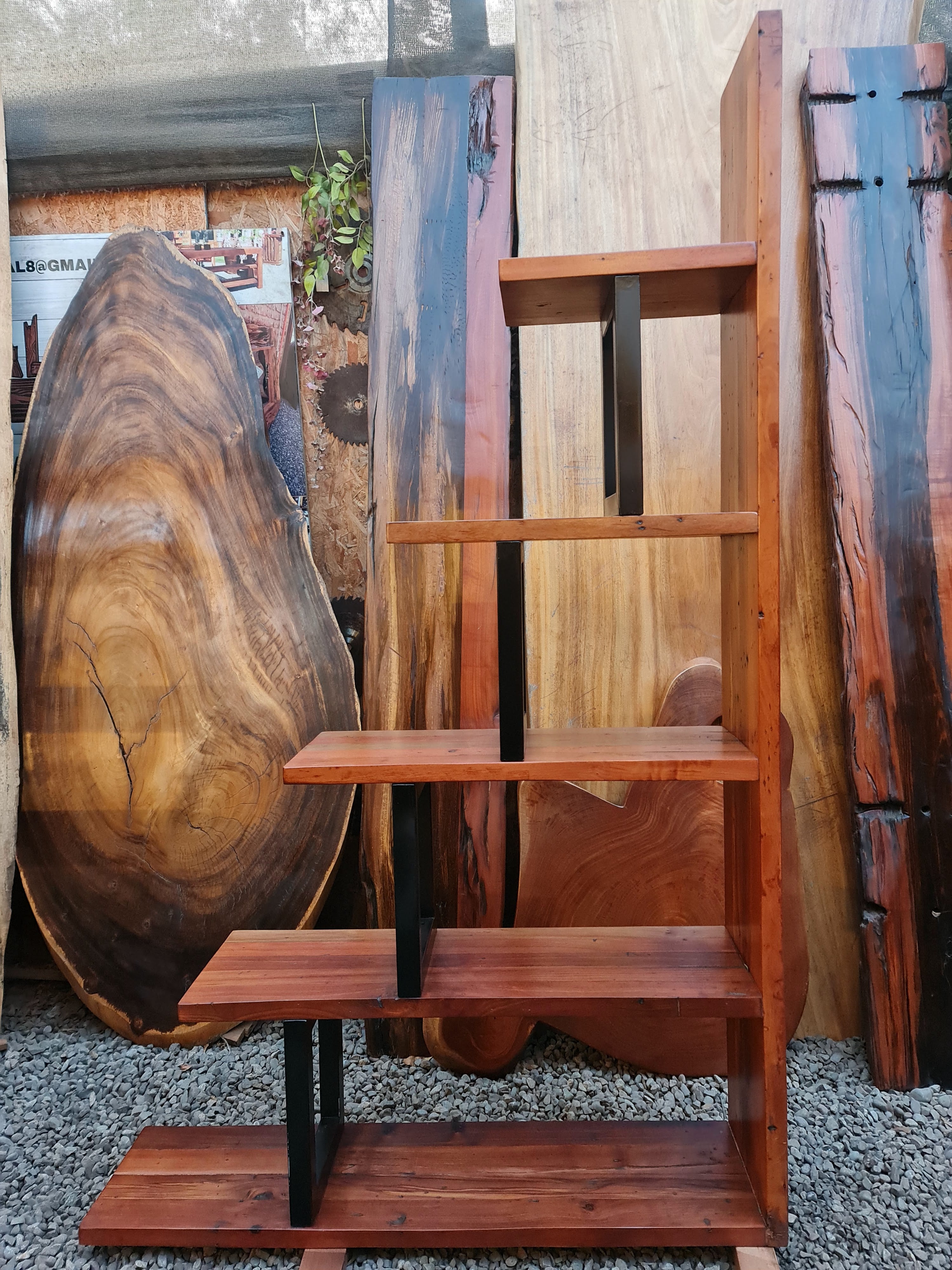 Repisa Rústica de Madera y Fierro