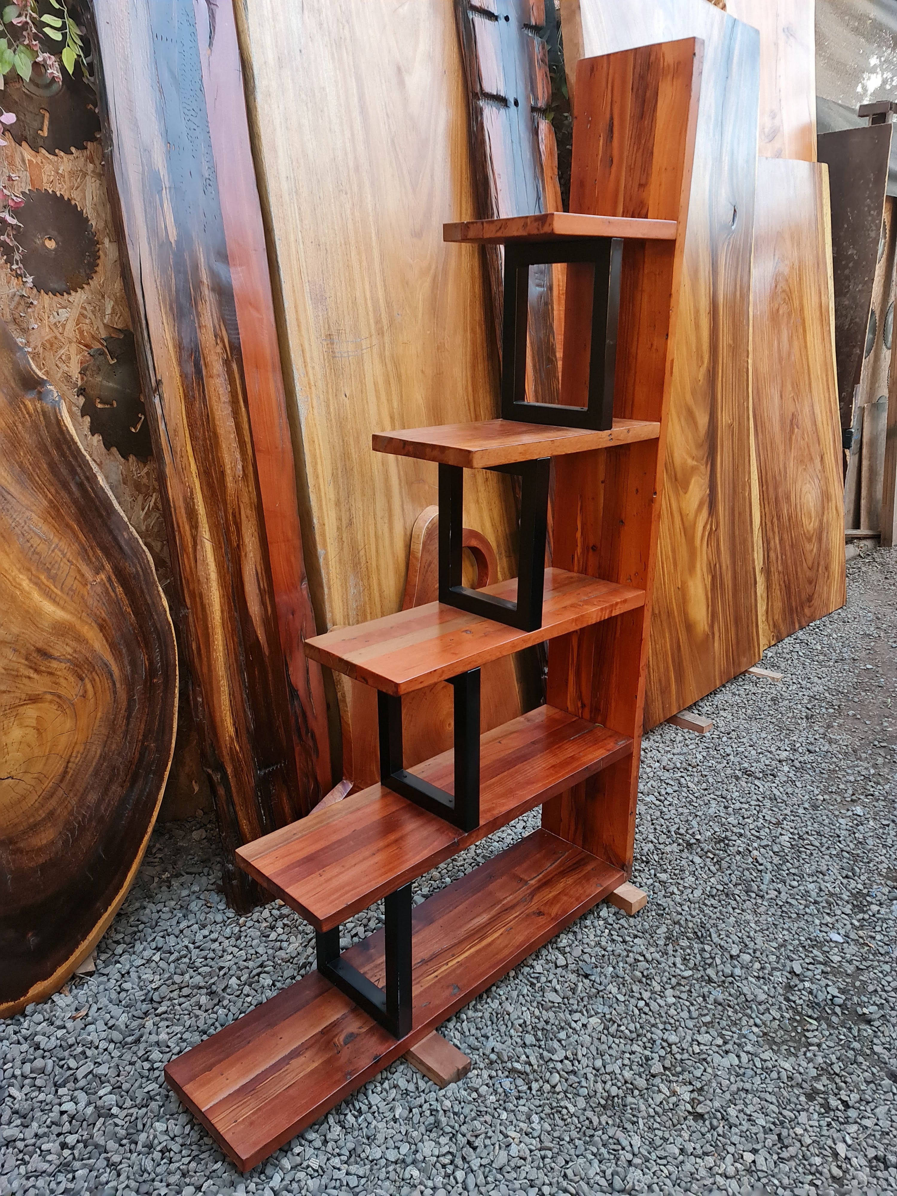 Repisa Rústica de Madera y Fierro