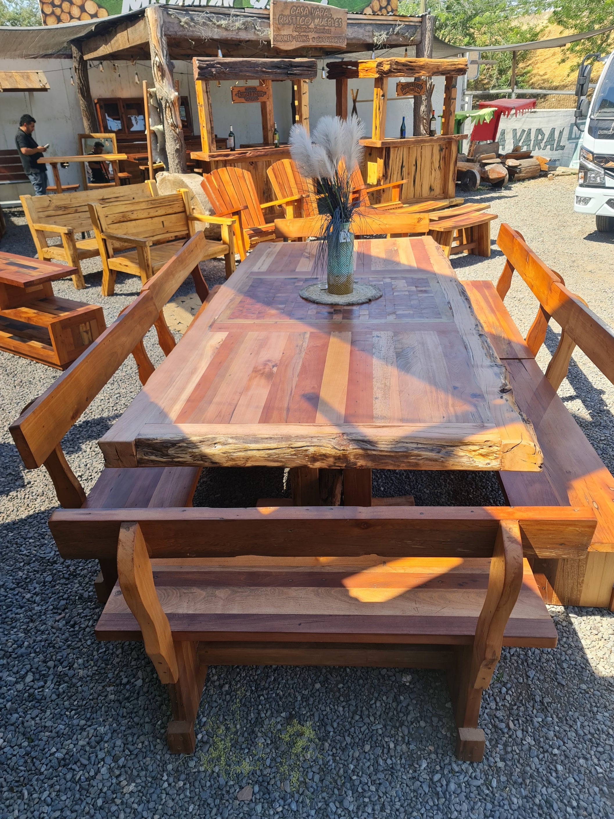 Juego de Comedor con Bancas
