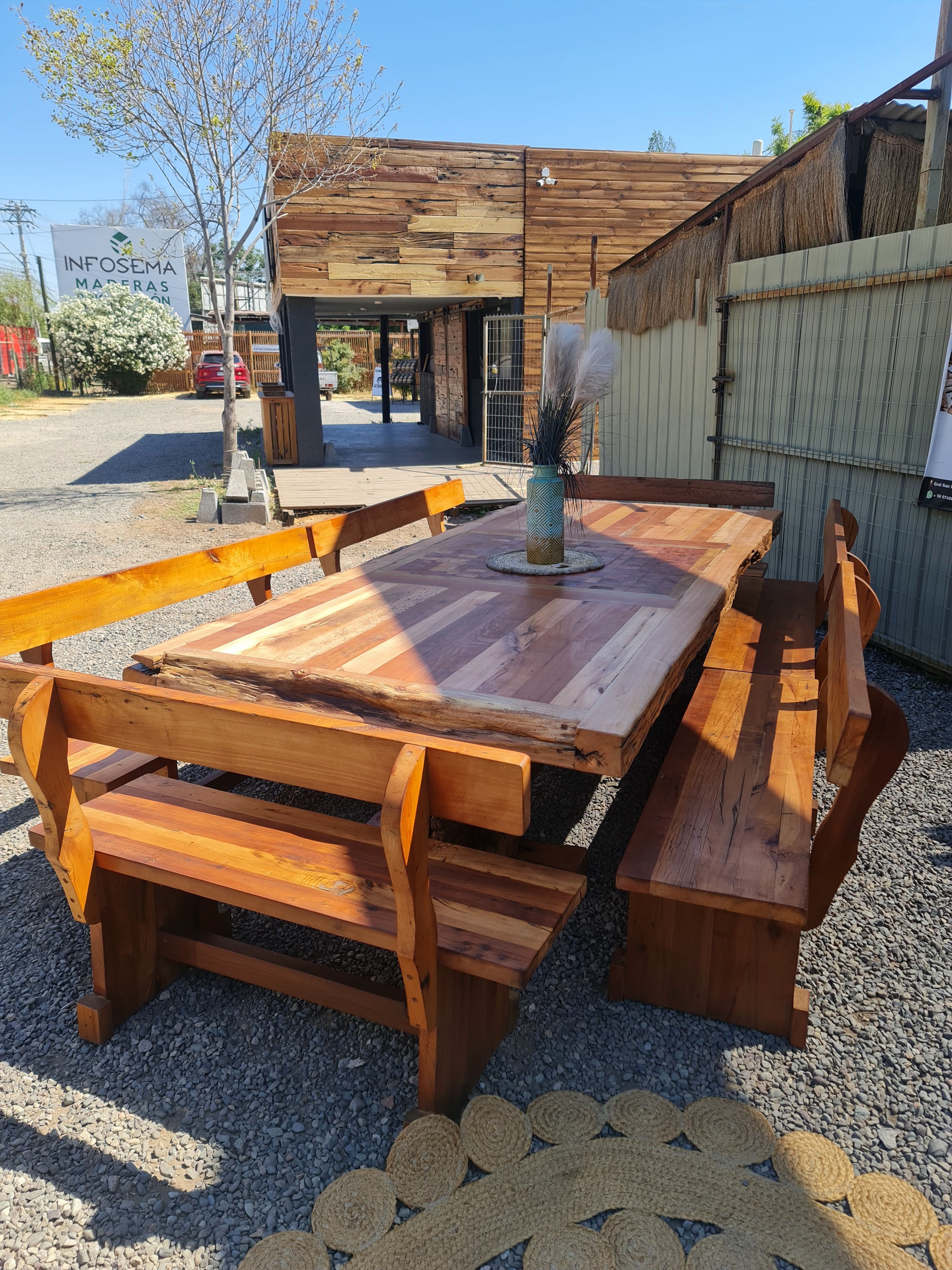 Juego de Comedor con Bancas