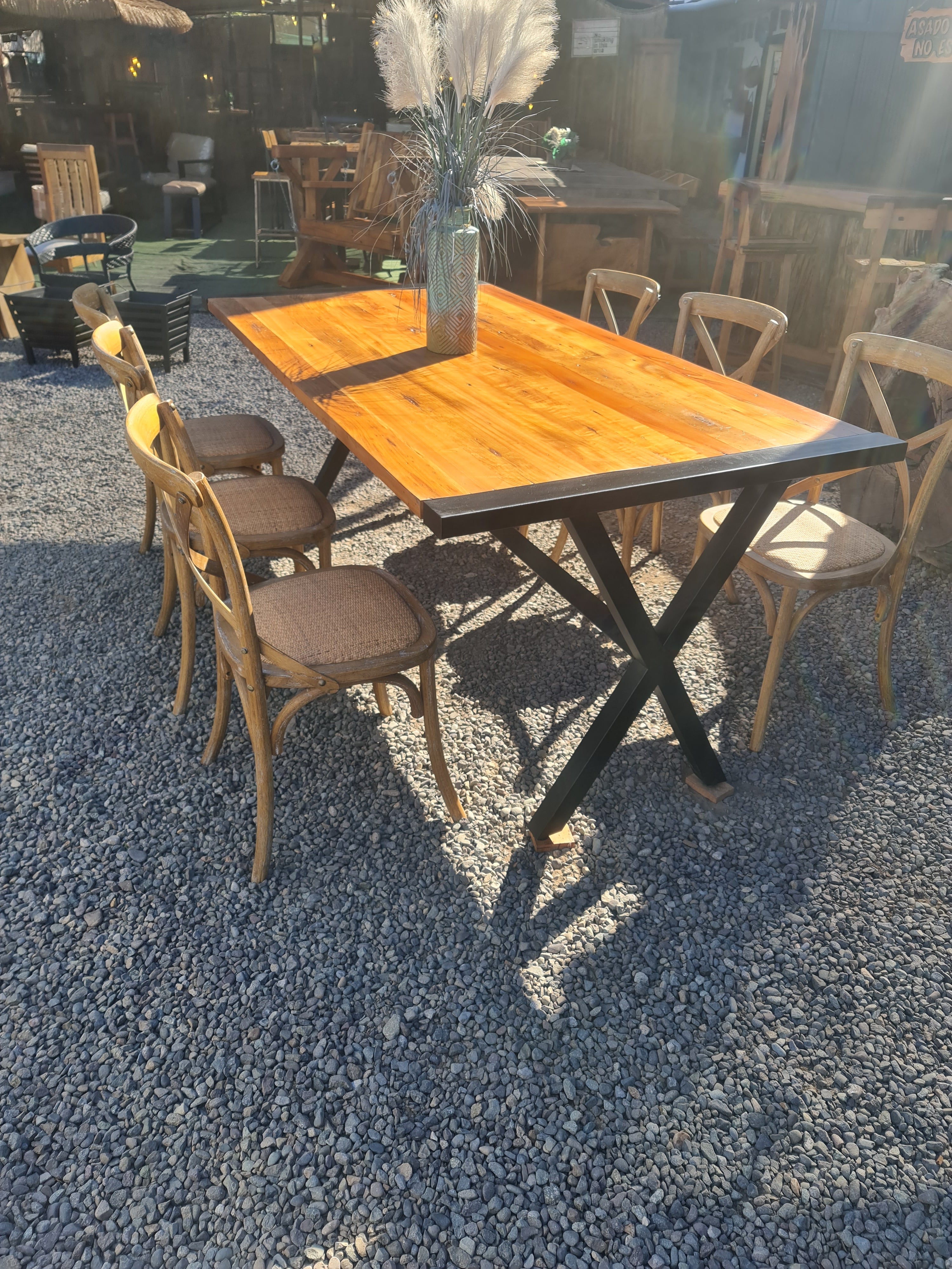 Juego de comedor fierro Madera + sillas retro