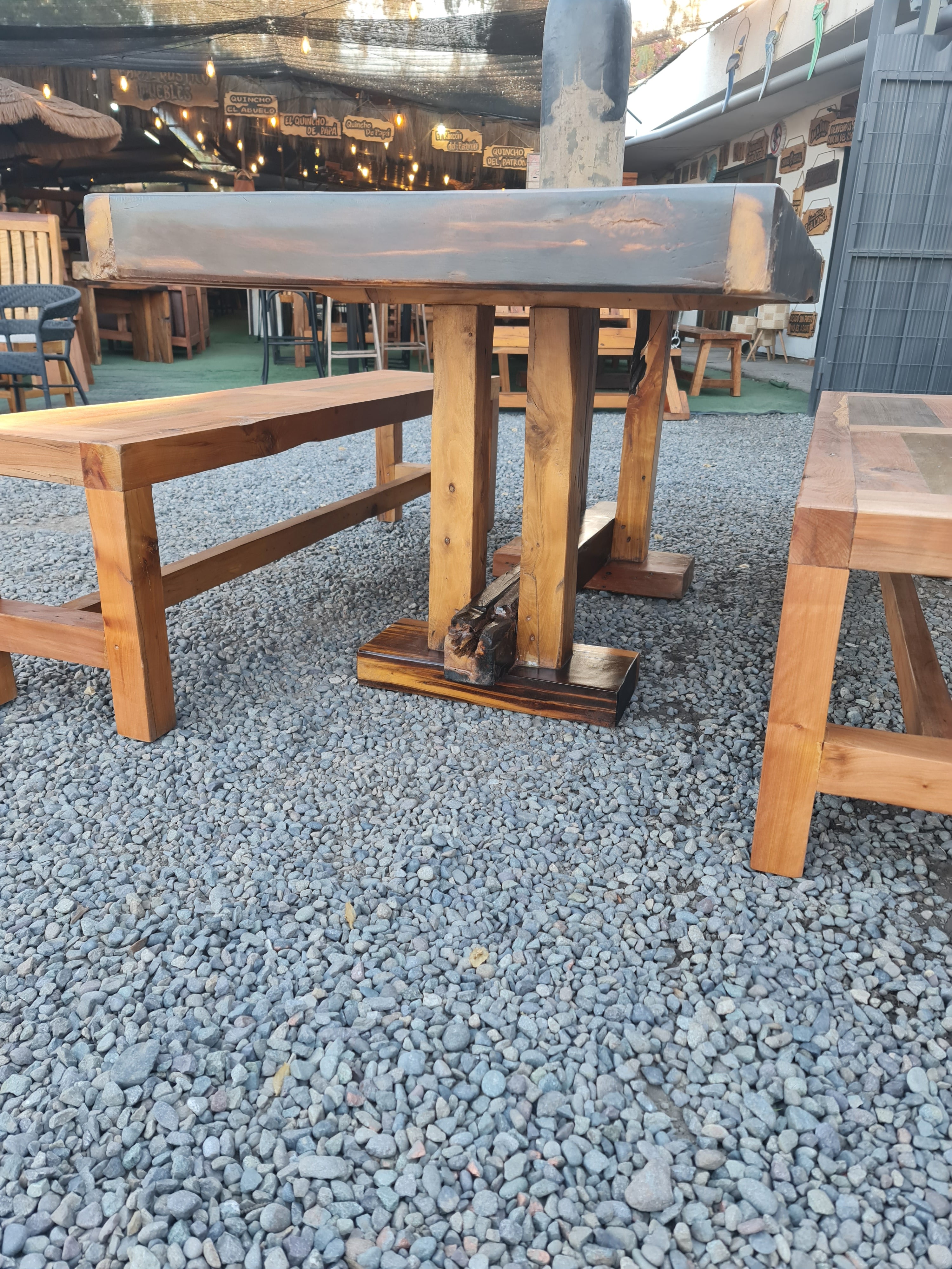 Juego de Comedor con Bancas