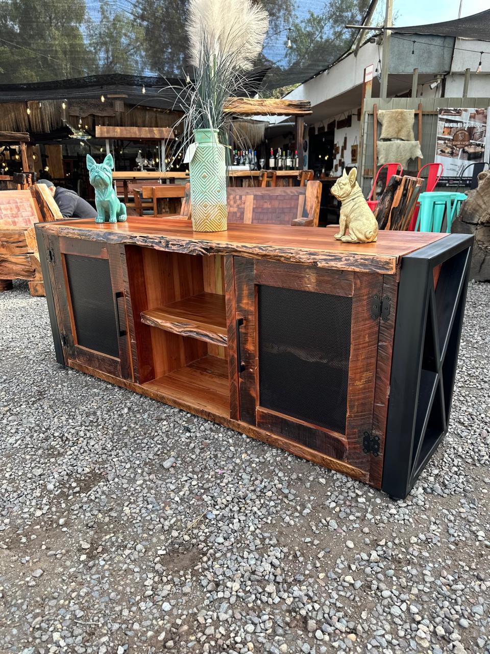 Rack Rústico de Madera con Durmientes y Fierro
