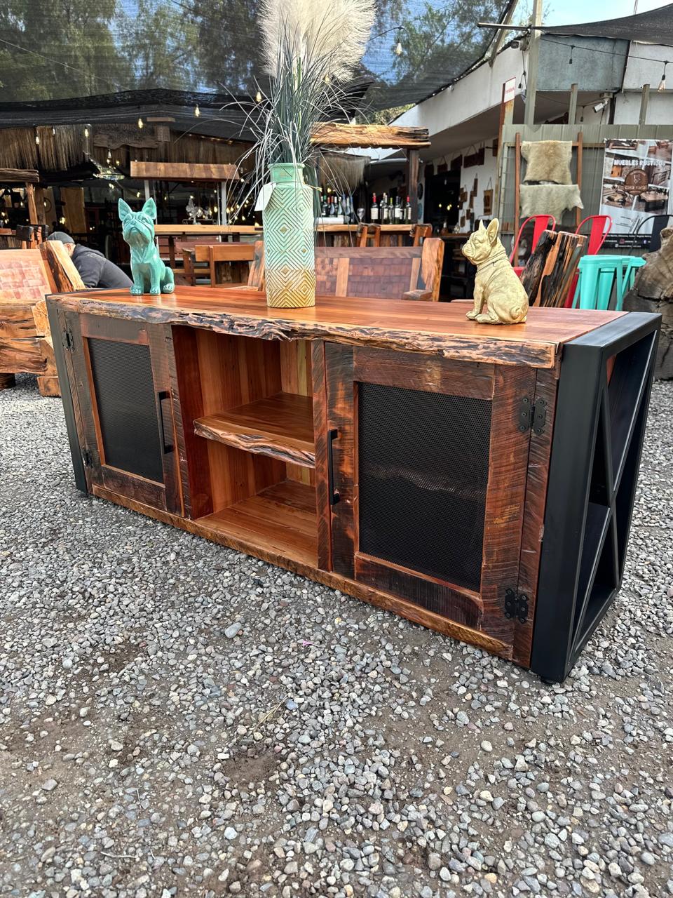 Rack Rústico de Madera con Durmientes y Fierro