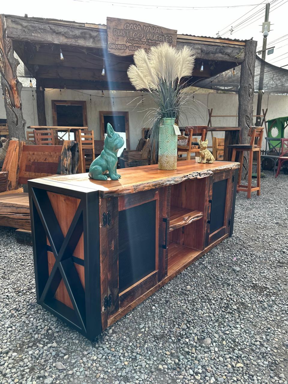 Rack Rústico de Madera con Durmientes y Fierro